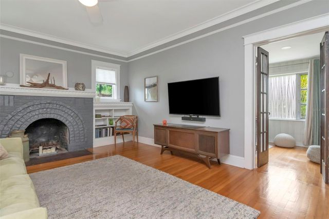 1601 E POWHATAN AVENUE, Tampa, FL 33610