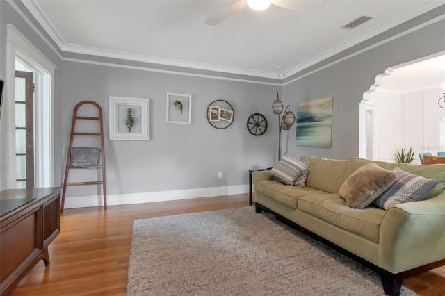 1601 E POWHATAN AVENUE, Tampa, FL 33610