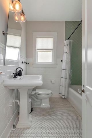 1601 E POWHATAN AVENUE, Tampa, FL 33610