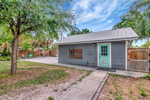 1601 E POWHATAN AVENUE, Tampa, FL 33610