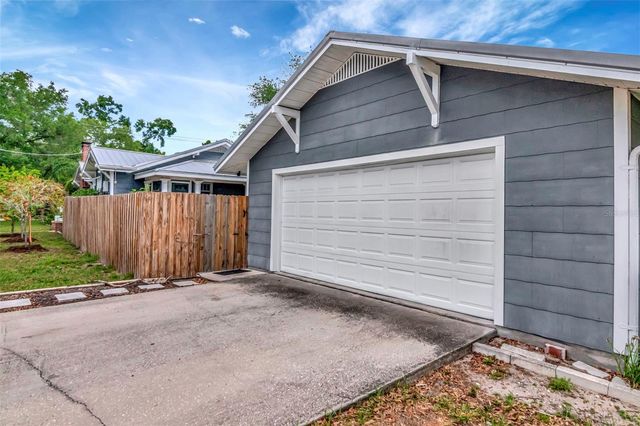 1601 E POWHATAN AVENUE, Tampa, FL 33610