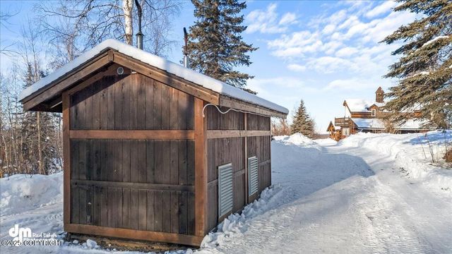 40327 S Malaspina Loop, Talkeetna, AK 99676