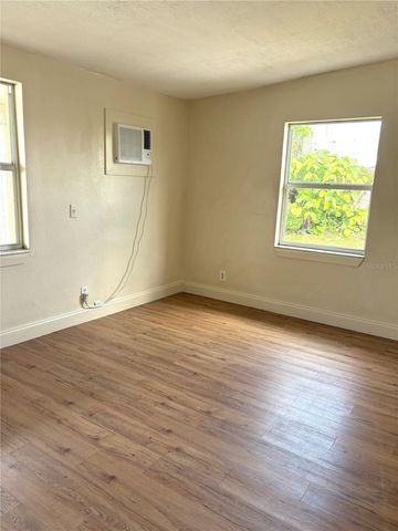 4409 W PARIS STREET, Tampa, FL 33614