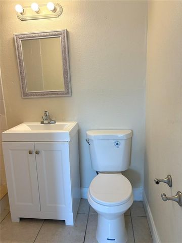 4409 W PARIS STREET, Tampa, FL 33614