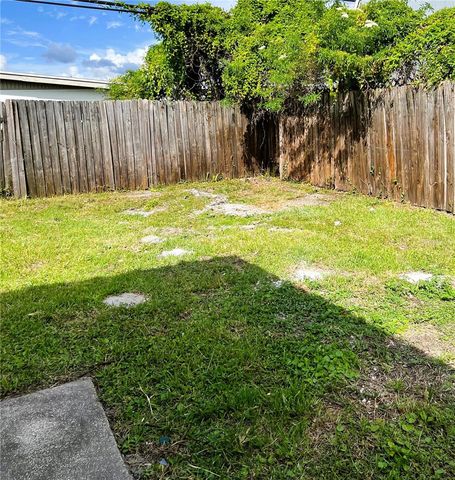 4409 W PARIS STREET, Tampa, FL 33614