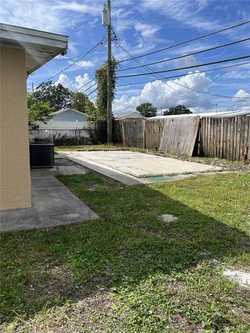 4409 W PARIS STREET, Tampa, FL 33614