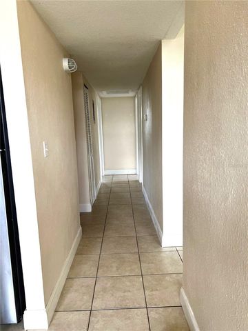 4409 W PARIS STREET, Tampa, FL 33614