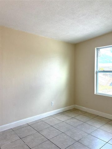 4409 W PARIS STREET, Tampa, FL 33614