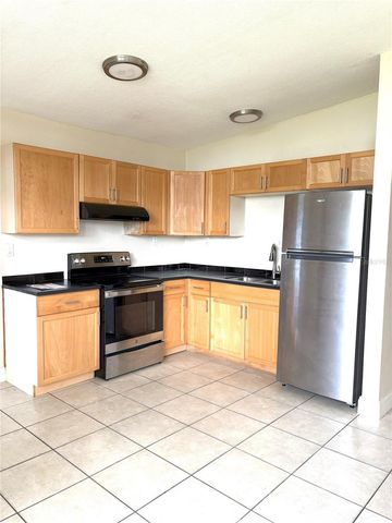 4409 W PARIS STREET, Tampa, FL 33614