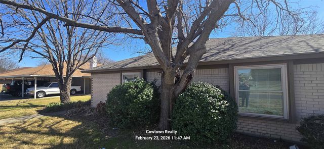 1029 Cottonwood Trail, Benbrook, TX 76126