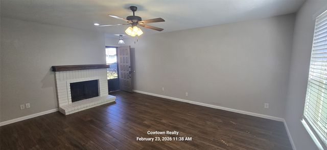 1029 Cottonwood Trail, Benbrook, TX 76126