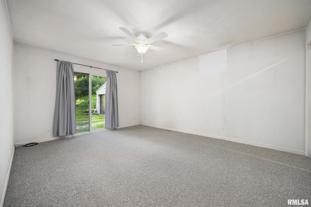 400 WOODROW Drive, East Peoria, IL 61611