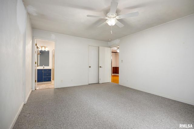 400 WOODROW Drive, East Peoria, IL 61611
