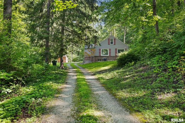 400 WOODROW Drive, East Peoria, IL 61611
