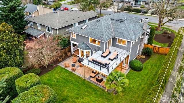 622 9th Avenue S, Kirkland, WA 98033