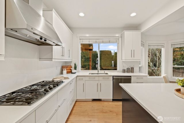 622 9th Avenue S, Kirkland, WA 98033