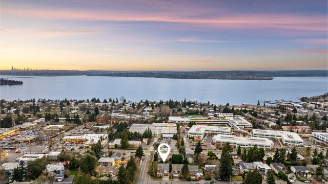 622 9th Avenue S, Kirkland, WA 98033