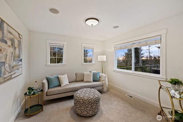 622 9th Avenue S, Kirkland, WA 98033
