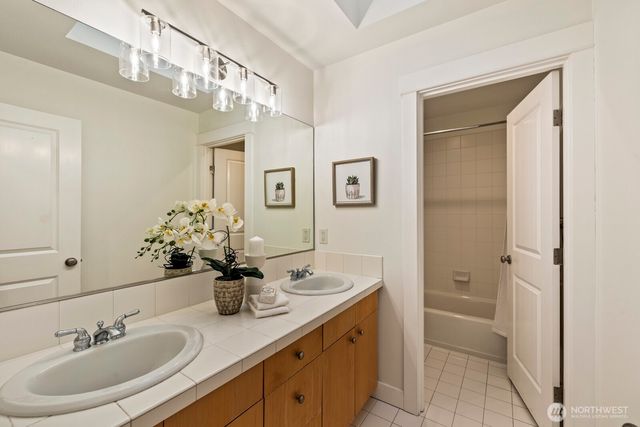 622 9th Avenue S, Kirkland, WA 98033