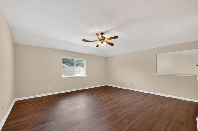 2711 Shallow Falls Court, Pearland, TX 77584