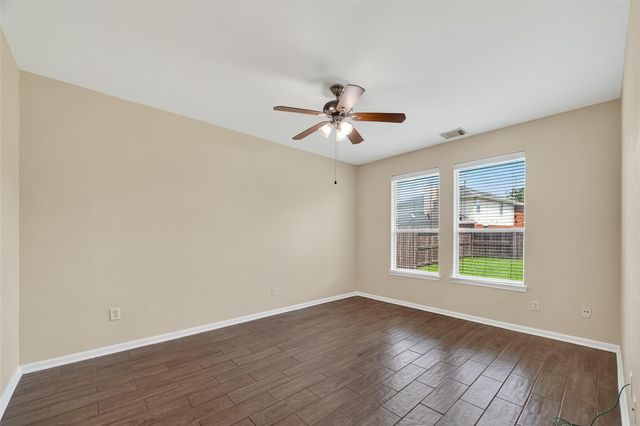 2711 Shallow Falls Court, Pearland, TX 77584