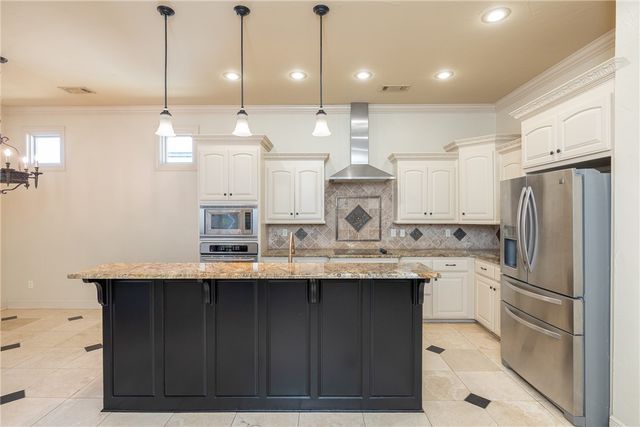 5584 Cordell Drive, Fayetteville, AR 72704