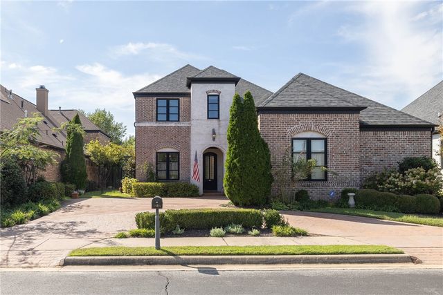 5584 Cordell Drive, Fayetteville, AR 72704