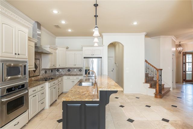 5584 Cordell Drive, Fayetteville, AR 72704