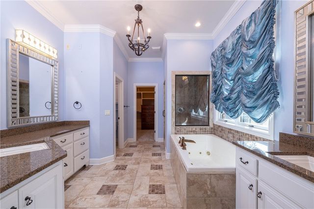 5584 Cordell Drive, Fayetteville, AR 72704