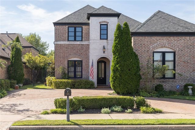 5584 Cordell Drive, Fayetteville, AR 72704