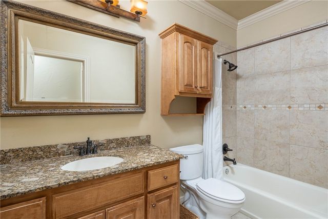 5584 Cordell Drive, Fayetteville, AR 72704