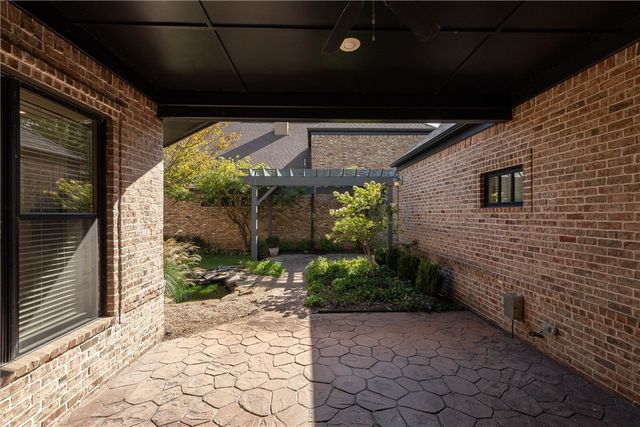 5584 Cordell Drive, Fayetteville, AR 72704