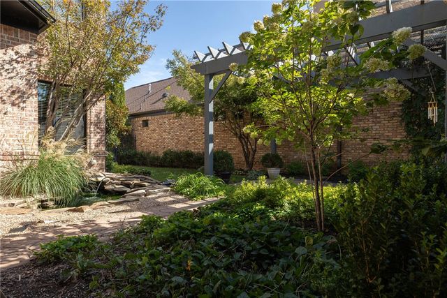 5584 Cordell Drive, Fayetteville, AR 72704