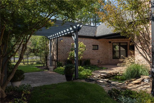 5584 Cordell Drive, Fayetteville, AR 72704