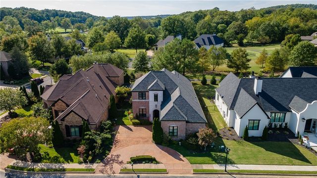 5584 Cordell Drive, Fayetteville, AR 72704