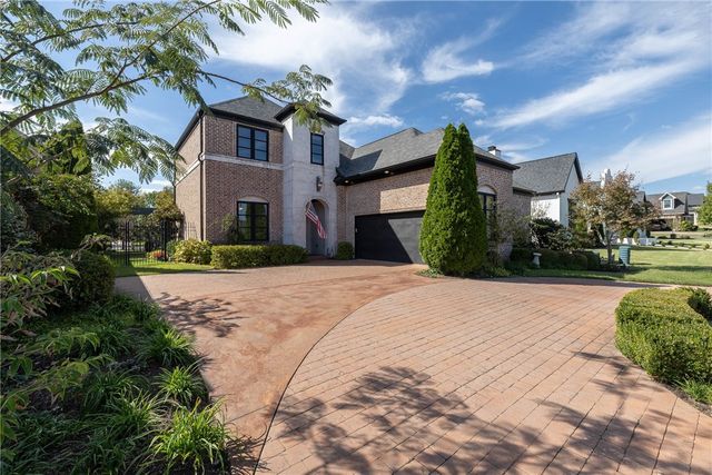 5584 Cordell Drive, Fayetteville, AR 72704