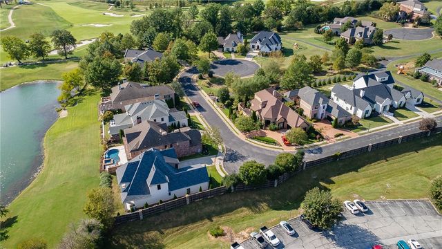 5584 Cordell Drive, Fayetteville, AR 72704