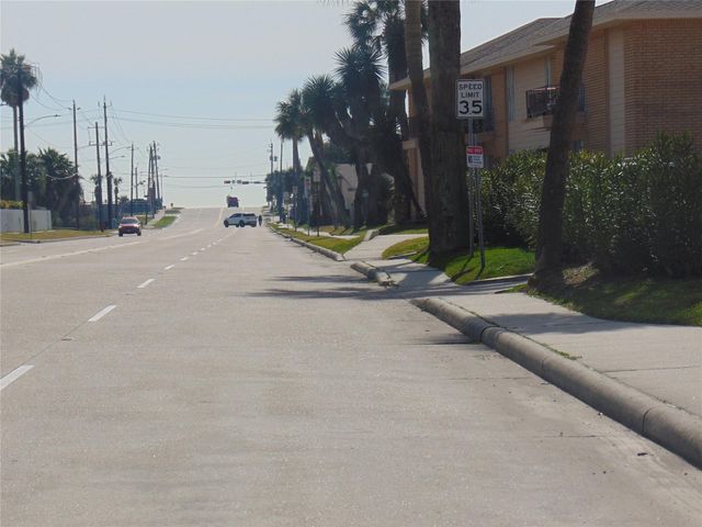 3220 69th Street G1, Galveston, TX 77551