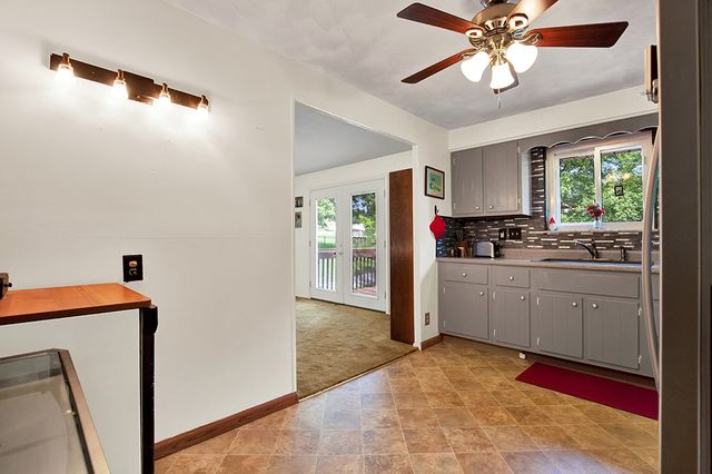 5 Shawnee Dr, Hempfield Twp, PA 15601
