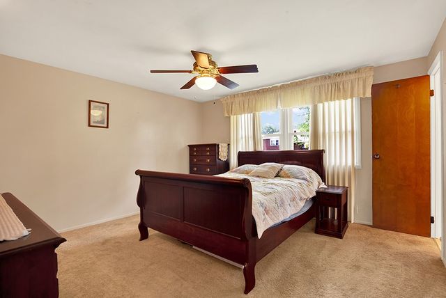 5 Shawnee Dr, Hempfield Twp, PA 15601