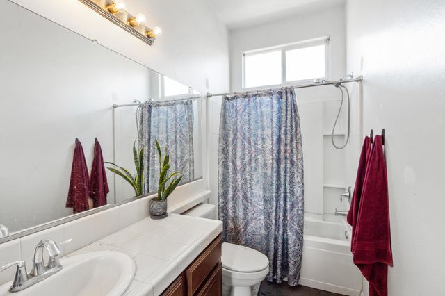 6208 Fire Opal Drive, Bakersfield, CA 93313