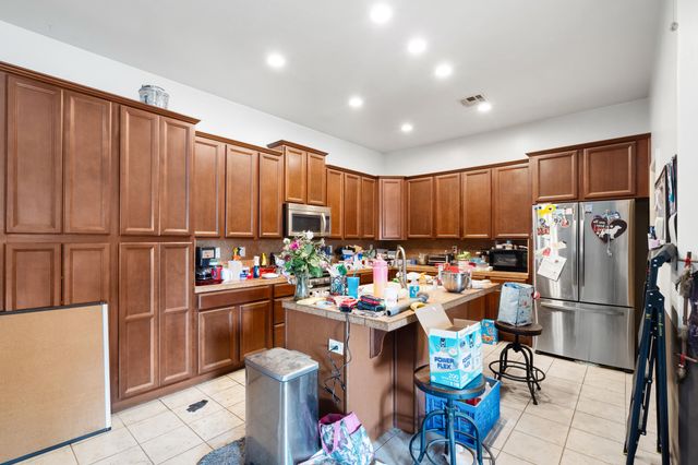 6208 Fire Opal Drive, Bakersfield, CA 93313