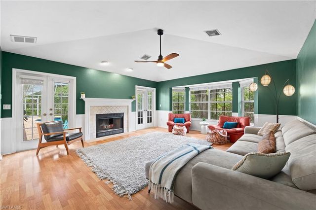 6872 Fairview ST, Fort Myers, FL 33966