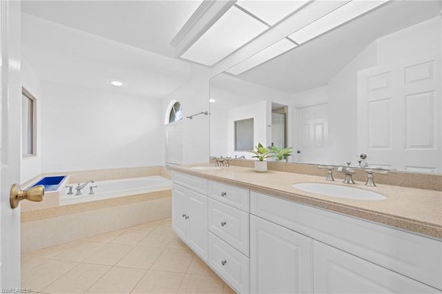 6872 Fairview ST, Fort Myers, FL 33966