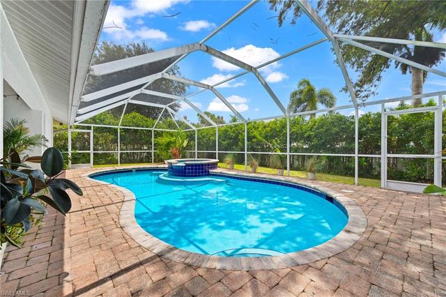 6872 Fairview ST, Fort Myers, FL 33966