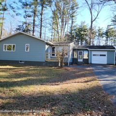 148 Lake Shore Drive, Copake, NY 12516