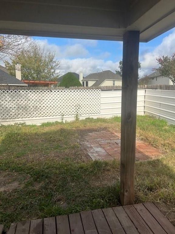 Image 10 of property listing at 17802 Oakridge Canyon Lane, Richmond, TX 77407