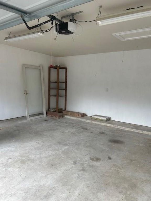 Image 15 of property listing at 17802 Oakridge Canyon Lane, Richmond, TX 77407