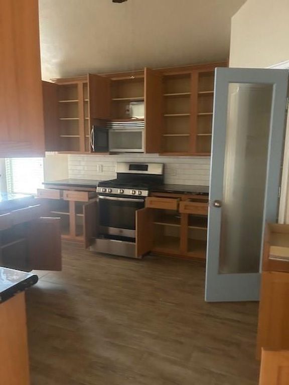 Image 3 of property listing at 17802 Oakridge Canyon Lane, Richmond, TX 77407