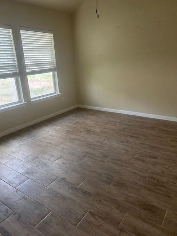 Image 7 of property listing at 17802 Oakridge Canyon Lane, Richmond, TX 77407